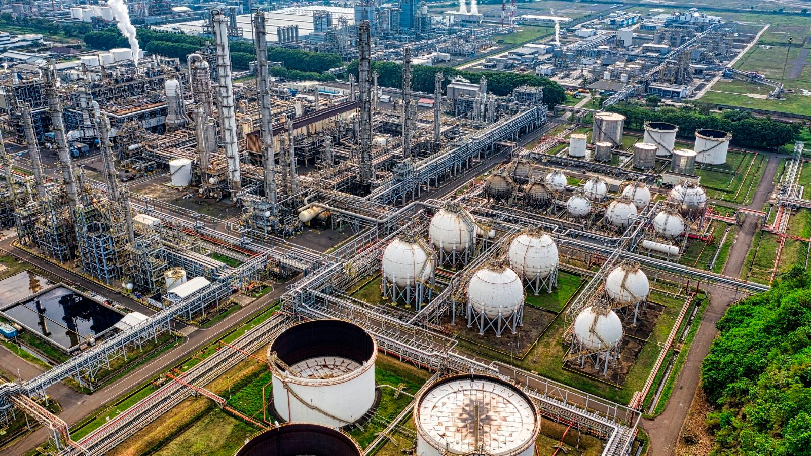Equipe da Ebenézer Montagens Industriais em operação de montagem industrial